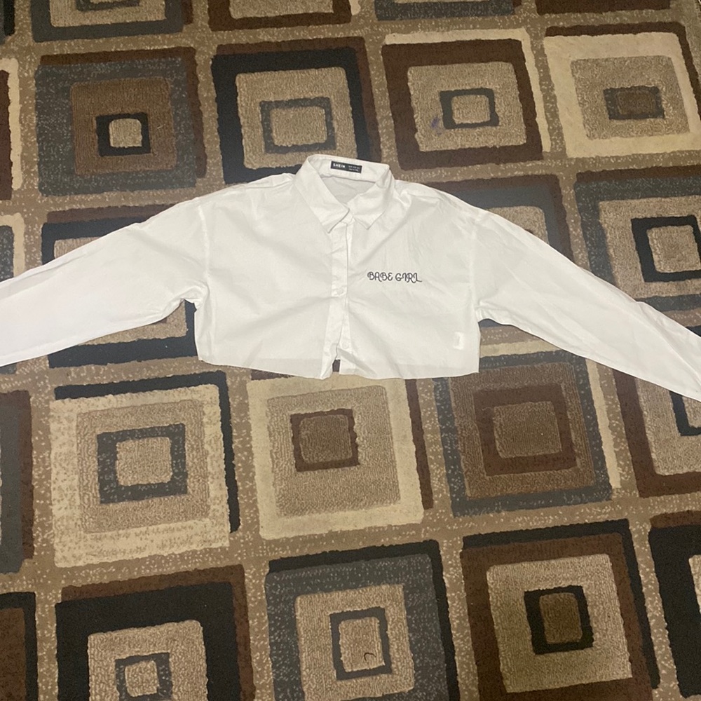 SHEIN Women’s Cropped Button Down